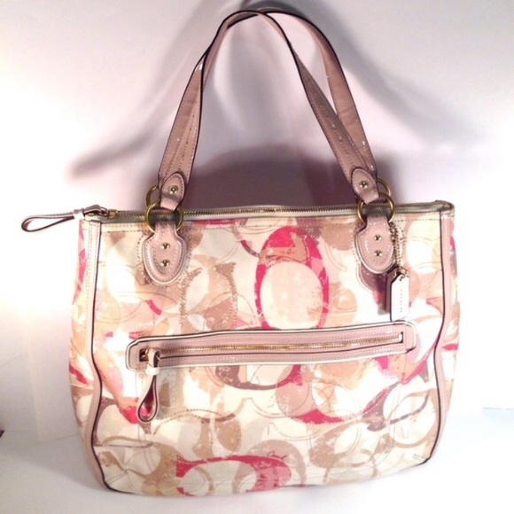 Coach Handbags - ❌SOLD❌Coach pink and white bag